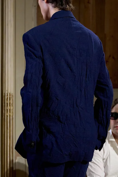 Look 196